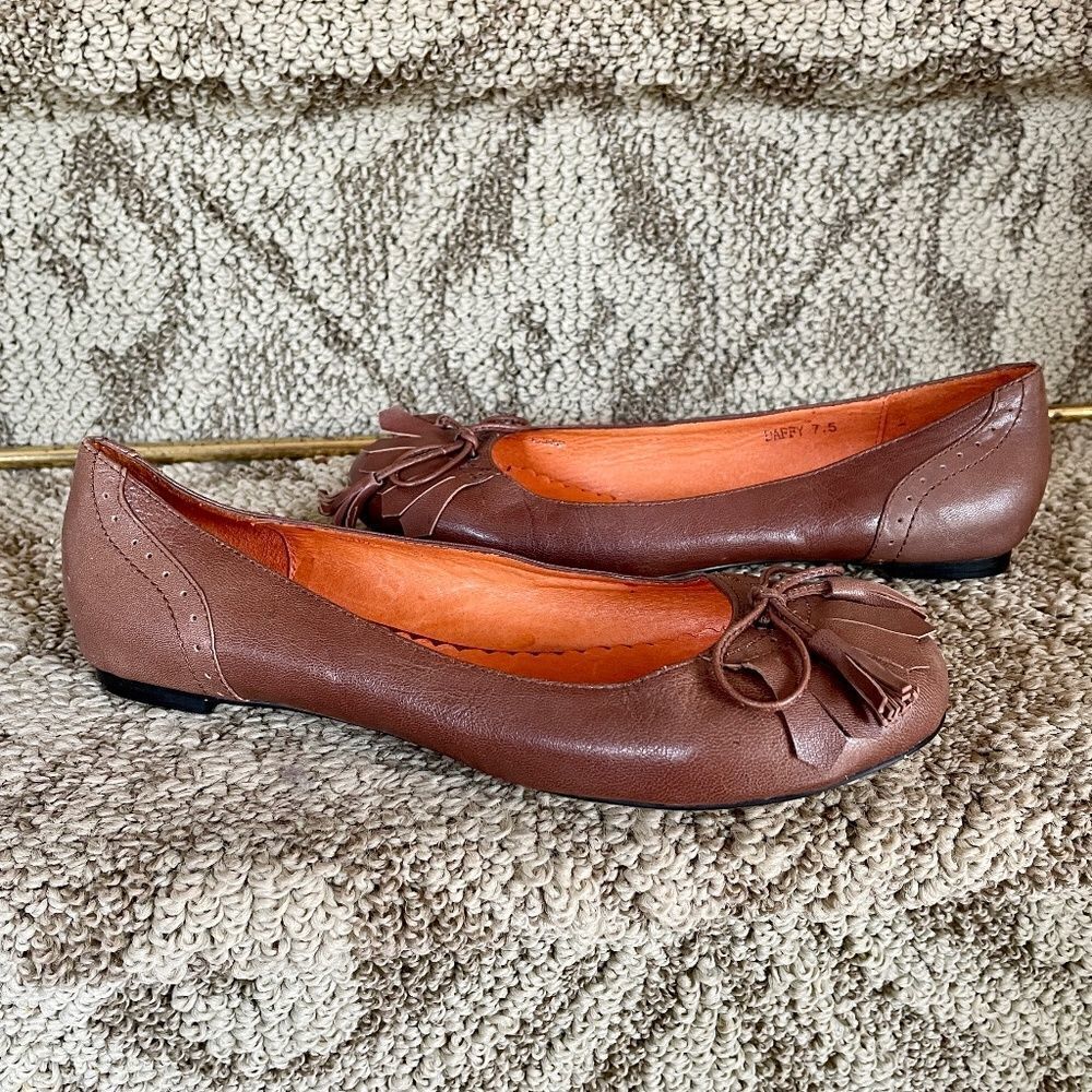 Jeffrey Campbell Daffy Kiltie Ballet Flats Shoes Size 7.5 Luggage Brown Leather